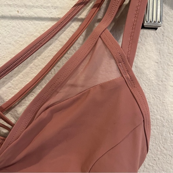 Lululemon mauve pink v neck sports bra mesh trim strappy back size 4 - Picture 5 of 7